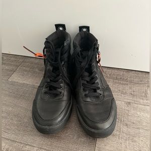Diesel Men Fall Black Leather High Top Sneakers/Boots.